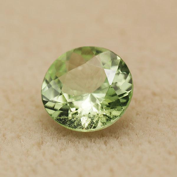 安心と信頼 天然 ミントグリーンガーネット ルース 0.94ct ienomat.com.br