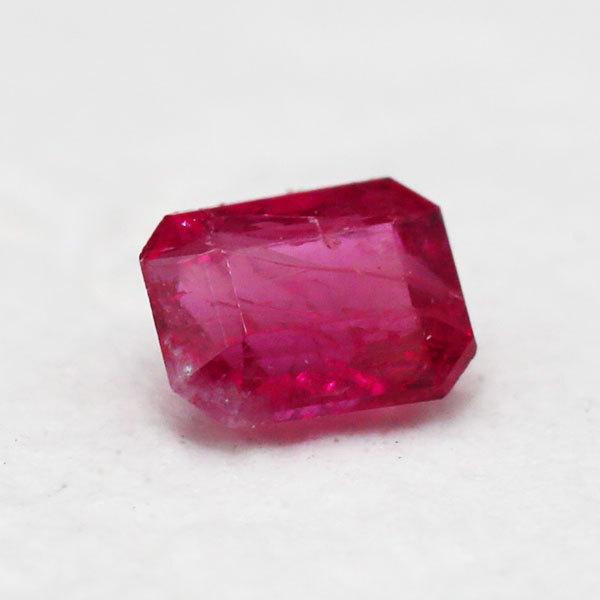 レッドベリル(レッドエメラルド) 0.1ct 限定1個 製品オーダー可能