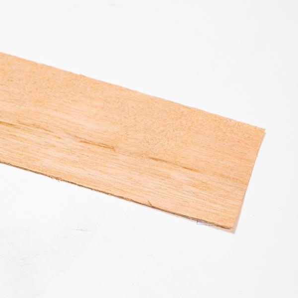 [Release date: December 26, 2025]【木口テープ】メラピー（ラワン）：巾1.5cmｘ長10メートル弱ｘ厚約0.5mm板の厚み面（断面）に貼るのり付のテープになります。合板は薄い単板を貼り合わせているため断面が層...