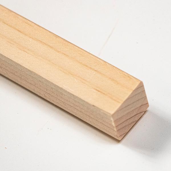 [Release date: December 26, 2025]壁と床の見切、ガラス押え、ドアの戸当り、壁のモール、工作、模型作りにご使用いただけます。五分の木材といえば、建築のあらゆる場所に使う黄金サイズです。