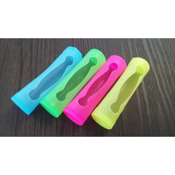 シリコン製のバッテリーケースです。18650サイズのバッテリーを1本収納可能。【仕様】寸法：外径20／全長78／18650用材質：シリコンカラー：青/緑/黄/ピンク【配送方法】クリックポスト（日本郵便）・追跡番号有り・郵便受けに配達【注意事...