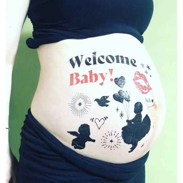 「私たちのところに来てくれた大切な天使」その感謝と待ち遠しい思いをマタニティフォトにして残しませんか。ご自宅で簡単にボディペイントシールを使っておしゃれなマタニティフォトが撮れます。台紙の大きさは縦横21cmです。安心安全の素材を使用してお...