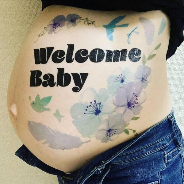 「私たちのところに来てくれた大切な天使」その感謝と待ち遠しい思いをマタニティフォトにして残しませんか。ご自宅で簡単にボディペイントシールを使っておしゃれなマタニティフォトが撮れます。台紙の大きさは縦横21cmです。安心安全の素材を使用してお...