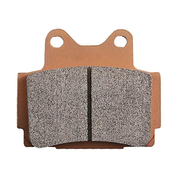 【ご購入後の当店からの連絡はご登録のメールアドレスに通知いたします。必ずご確認ください】【用途】街乗りからスポーツツーリングまでに対応したシンタードメタル・ブレーキパッド。【仕様】従来品と比べ、耐久性は同等ながらも、ブレーキコントロール性と...