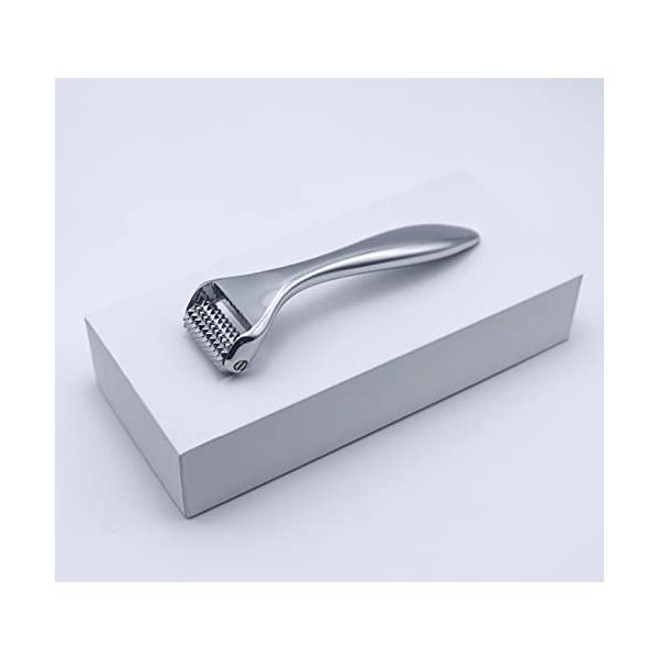 【ご購入後の当店からの連絡はご登録のメールアドレスに通知いたします。必ずご確認ください】商品サイズ (幅×奥行×高さ) : 3.8×2.5×12.8cm原産国 : 中国内容量 : 1本材質 : 銅製/合金 (ローラー部分) 、亜鉛合金 (持...