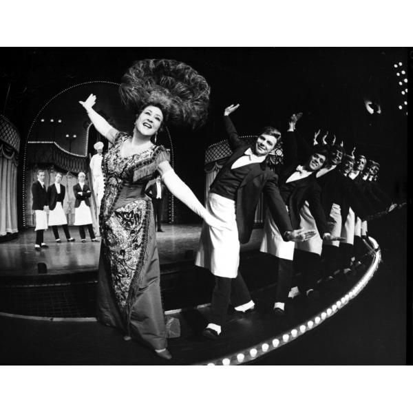 Ethel Merman on stage フォトプリント(10 x 8)