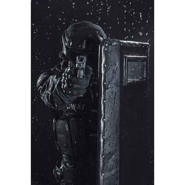 Posterazzi PSTZAB101506M Spec ops Police Officer SWAT with Ballistic Shield Photo Print, 11 x 17, Multicolored