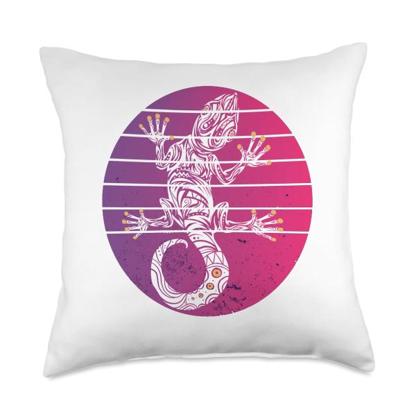 Gecko with golden Fingers Crested Gecko Reptile Lizard Pet Throw Pillow