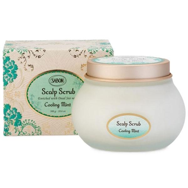 死海の塩とミントでべたつく頭皮をクールに磨き、さらさらな髪へ。ミネラル豊富な死海の塩で頭皮の古い角質やにおいの元となる皮脂、汚れをマイルドに取り除く頭皮用洗浄料。リフレッシングはミントエッセンシャルオイル配合。清涼感あふれるミントは、朝や夏...