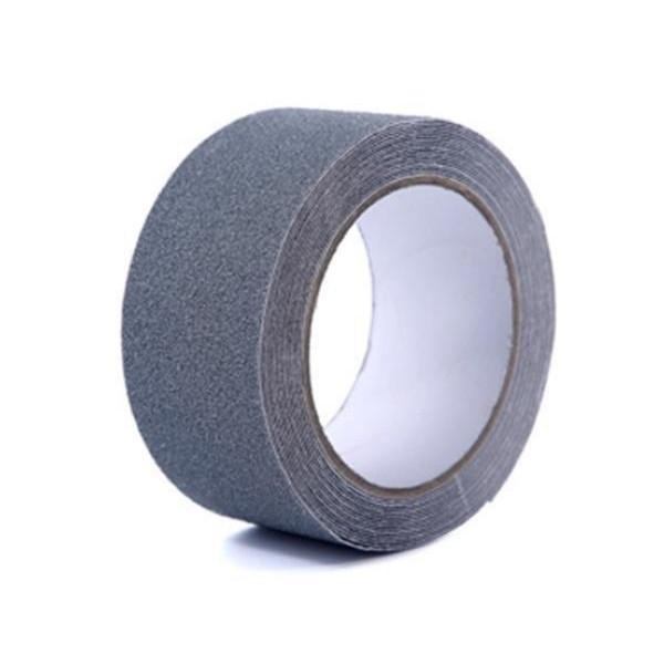 こちらの商品は追跡可能メール便/定形・定形外郵便にて発送します。宅配便ご希望のお客様は「有料宅配便」をご選択ください。【商品説明】屋外で使用できる滑り止めテープになります。雨の日の玄関先や駐車場、 屋外階段での転倒を防止します。施工は簡単、...