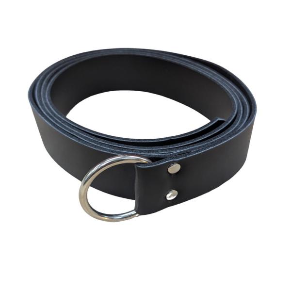 レザー製のリングベルトです。ソードベルトやポーチを装着するのに適しています。リングベルトなのでウエストサイズを気にせず着用できます。長さ：180cmベルト幅：3.5cm