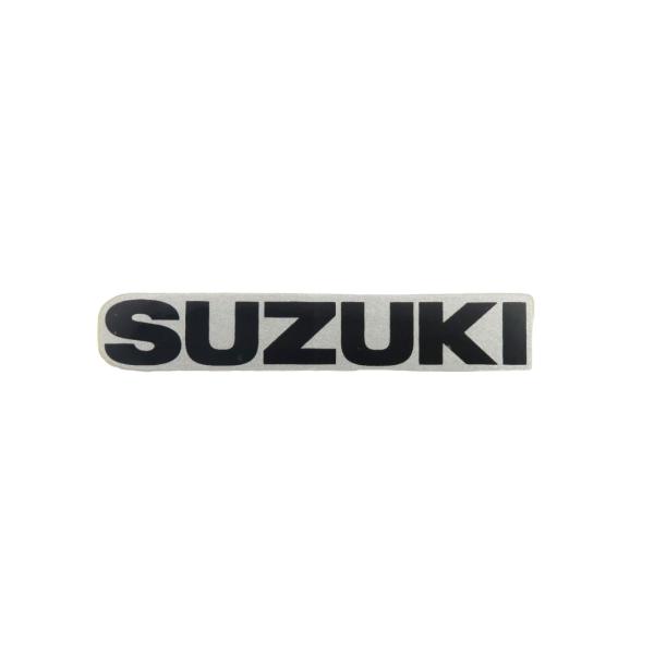 <この一文字に、ブランドのすべてが宿る>SUZUKIを愛するすべてのライダーへ。王道のブラックロゴが映える純正ステッカーで、愛車に“SUZUKI”の誇りを刻みませんか？スズキ純正品ならではの質感と耐久性。シンプルだからこそ、走り...