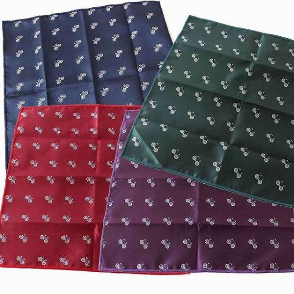 ポイント2倍 ポイント消化・サイズ:24*24cm ・素材：ポリエステル織物※海外輸入品のため縫製が荒い部分がございますのでご了承のほど宜しくお願い申し上げ。カジュアルなジャケットに華やかさを加えるためにポケットチーフ♪チーフを楽しむ人も増...