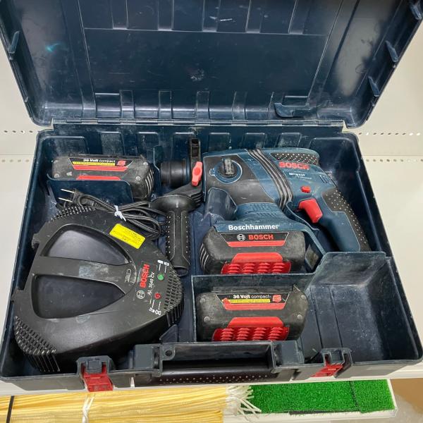 ЗЗ BOSCH ボッシュ 36v ハンマドリル バッテリーx3 充電器 ЗЗ BOSCH ボッシュ 36v ハンマドリル バッテリーx3 充電器