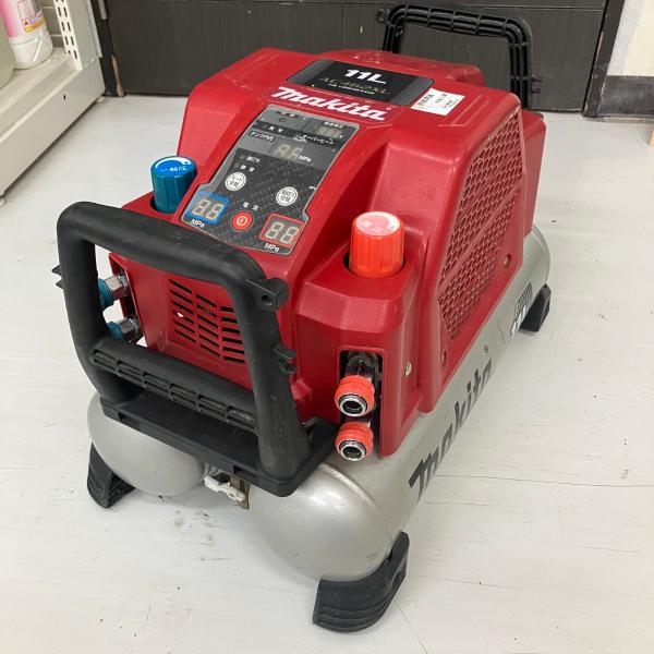 MAKITA マキタ コンプレッサー　常圧2口 高圧2口 11L 100v 22227330 使用感有 速打ち 充填時間約5分 AC462XL ブラック ЗЗ MAKITA マキタ 100v 11L 常圧2口 高圧2口 コンプレッサー AC462XL