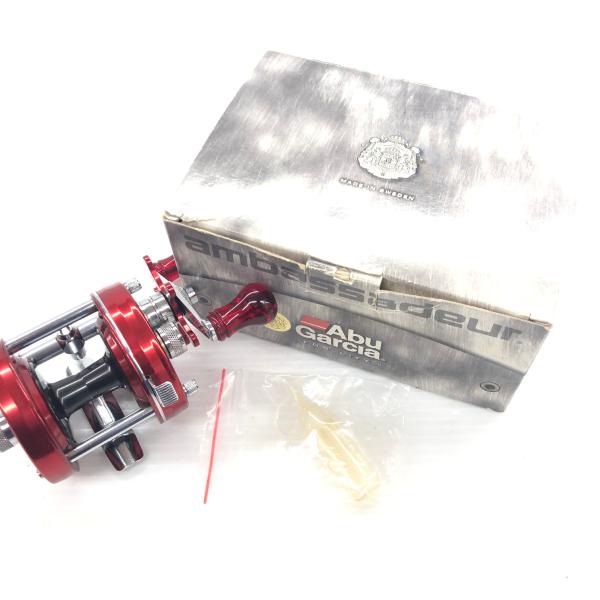 σσ ABU ベイトリール アンバサダー 5500C レッド 程度B 070008 やや傷