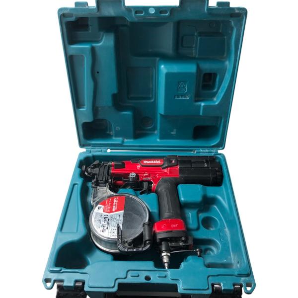 MAKITA マキタ 高圧エアビス打ち機 AR411HR レッド やや傷や汚れ MAKITA マキタ 高圧エアビス打ち機 AR411HR レッド やや傷や汚れ