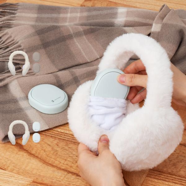 フワフワで温かなイヤマフにカイロを入れれば、真冬日でも温かく快適に！取り出したカイロは両手に持って温めたり、誰かとシェアもできる便利な3WAY仕様。気温や状況に応じてぴったりな方法でご使用いただけます。カイロの温度設定は40/50℃の2段階...