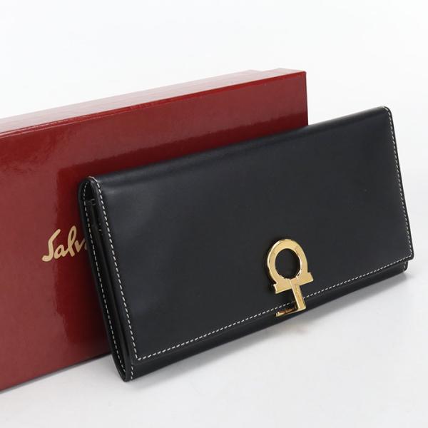 美品❣️Ferragamoフェラガモ ガンチーニ二つ折り長財布ブラック黒 FERRAGAMO（フェラガモ） 中古美品 長財布二折 22 0120 ガンチーニ