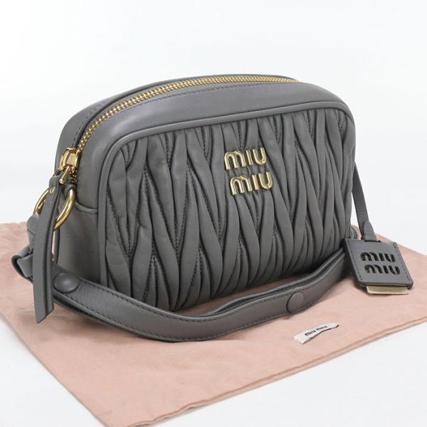 中古美品MIUMIU(OUTLET) ミュウミュウ アウトレット 斜め掛け ショルダーバッグ 5BH118 マテラッセ レディース グレー miu miu（ミュウミュウ） 中古美品 MIUMIU(OUTLET) アウトレット 斜め