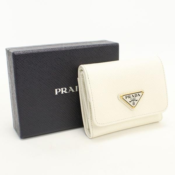【現行品】PRADA サフィアーノ トライアングル ホワイト 三つ折り財布 PRADA（プラダ） 中古美品 三つ折り財布 1MH043 QHH F0009