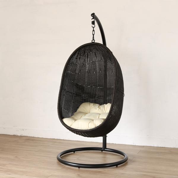 仕様 日常にリゾートなエッセンス。ゆらゆらリラックスタイムにぴったりなハンギングチェア。 存在感抜群な目を引くデザインは、お部屋のアクセントやお店のディスプレイにもオススメ。コンパクトで日本の家屋にも絶妙なサイズ感。座ると思わず時を忘れてリ...