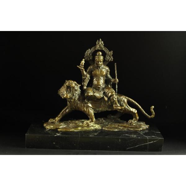 四天王の伝来は仏教の伝来とはぼ同時であるが、平安時代になると、平安京を守るため都の北方に建てられた鞍馬寺に毘沙門天が祀られている。また、毘沙門天を本尊とする寺院としては、仏教擁護をめぐって蘇我・物部の争いで、不利に陥った蘇我馬子と聖徳太子が...