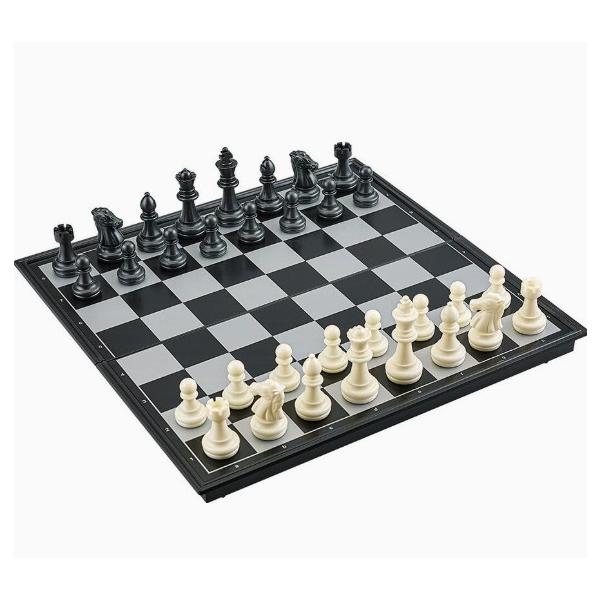 折りたたんで持ち運べる、マグネット式チェスセット。駒の裏にはマグネットを内蔵しており、移動時や屋内外のプレイでもズレにくい安心設計です。盤面は折りたたみ式の収納ケース一体型で、駒を中にしまえて後片付けも簡単です。【特長】・駒が吸着するマグネ...