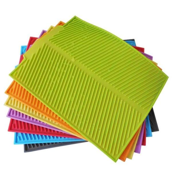 ※ロットによりお色の違いがございます。ご了承ください。【商品詳細】サイズ/約幅43×奥行33×暑さ0.5cm内容量/1個（カラーお選びください）材質/シリコーンカラー/ブラック、ブルー、グリーン 、グレー備考/耐熱温度：240度 耐冷温度：...