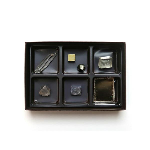 実験室設備 工具類 工具その他●鉱物結晶標本6種●入数：1セット●鉱物や結晶についての解説付●※天然物のため、材料入手の都合により内容を変更する場合があります。