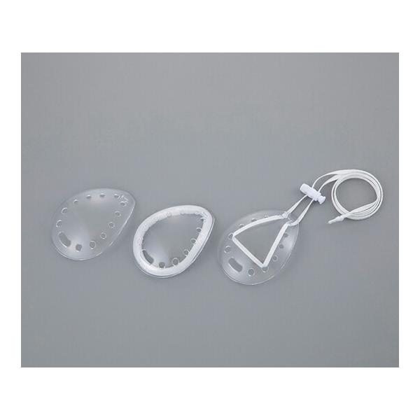 ●材質：カップ部／PC（ポリカーボネート）、ひも／ポリエステル・綿、ひも留め／PS（ポリスチレン）●カップ部サイズ：77×57*mm*●重量：ひも無し：8*g*、ひも付き：10*g*●EOG滅菌済(個包装)●衝撃に強く、術後の目を清潔に保護...