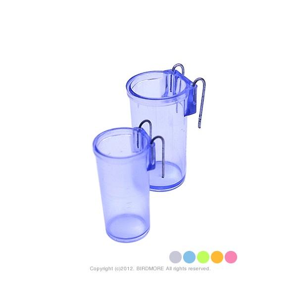 引っ掛けるタイプなので便利です。にんじんのスティックや菜っ葉など挿しておけますよ。メーカー/コバヤシサイズ/大直径33ｘ高57mm・小直径27ｘ高50mm仕様/ひっかけ式入り数/大小2個カラー/5色ございますが常に全色揃ってはいないため、こ...