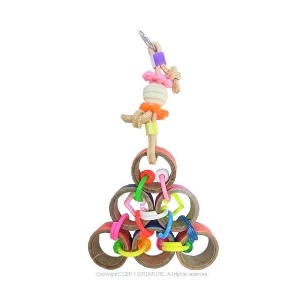 ALOHA HEAVEN のおもちゃに使用されている金属パーツ（リング、チェーン、ベル等）は、全てステンレス製となっております。噛み応えのある厚紙製ベーグルをプラリングで組み合わせたオモチャです。上部は頑丈な皮紐を齧りやすいようにデザインし...