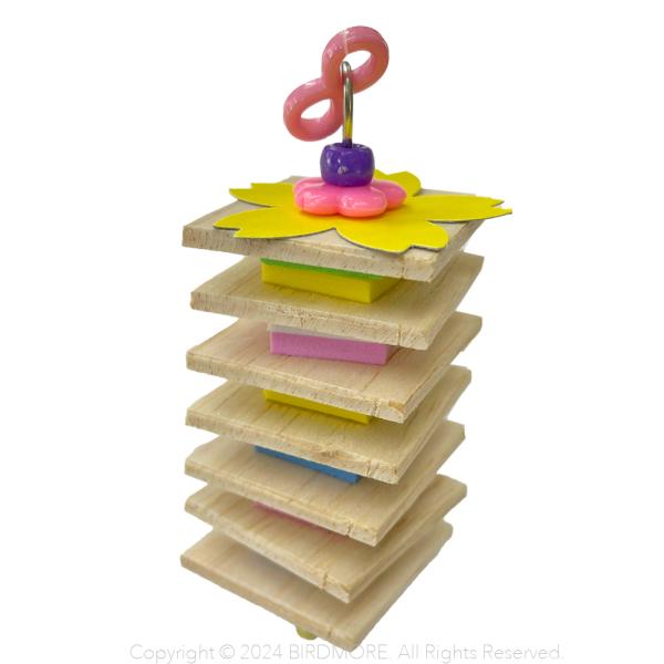 ALOHA HEAVEN のおもちゃに使用されている金属パーツ（リング、チェーン、ベル等）は、全てステンレス製となっております。弾力のあるムニムニ齧れるパーツをかるーい齧り心地のバルサの木片で挟み込んだおもちゃです。硬いおもちゃが苦手な鳥さ...