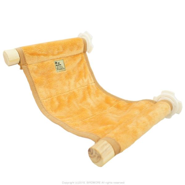 ケージの側面に固定できる布製のステージです。たわませてハンモックにしたり、ピンと伸ばしてステージにも。メーカー/三晃商会適用鳥種/小型鳥類サイズ/幅約15cm×長さ約28cmご注意●本品は自然の樹木の枝を使用しておりますので、太さや状態にバ...