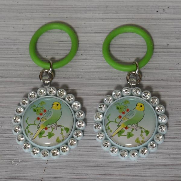 商品名に★印の付いた商品は在庫限りの商品となります。なお、委託販売品のご予約・オーダーは承っておりませんのでご了承下さい。ビニール傘、ペットボトルなど好きなものに付けて紛失を防げます。※ゴムの色は、その時によって相違がありますのでご了承くだ...