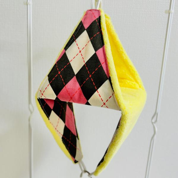 商品名に★印の付いた商品は在庫限りの商品となります。なお、委託販売品のご予約・オーダーは承っておりませんのでご了承下さい。外布、綿生地。内布、ループ無しタオル。柔らかでフワフワ、暖かさもバッチリなバードテントです。リバーシブルでALLシーズ...