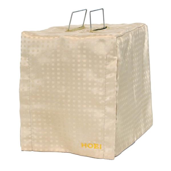 HOEIのハートフルキャリーライト専用のカバーです。・ハートフルキャリーライトにぴったりフィットするサイズで底以外の5面を覆うことが出来ます。・天井の持ち手部分が開いていて取っ手を外に出すことができるので、キャリーを安全に持ち歩くことが出来...