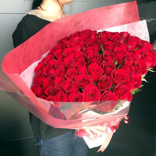 花束 プレゼント バラ花束 国産バラ 100本 プレゼント 薔薇の花束 ギフト プレゼント 生花 誕生日 花束 切花 記念日 お祝い 送料無料 Kokusan100 10 Bises Flower