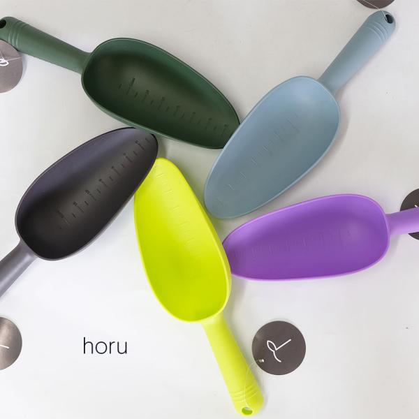 深型タイプの樹脂製のスコップ！-----------------------------------------●商品名 : Horu●内容 : 本体×1●素材 :プラスチック●サイズ: W90/D55/H300mm●その他 : 銅素材の特...