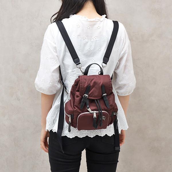 バーバリー BURBERRY ナイロン スモールクロスボディ リュックサック