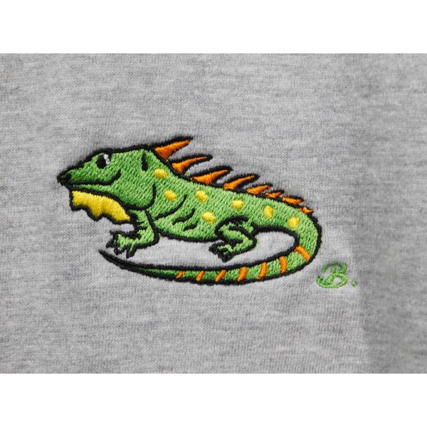 可愛いイグアナの刺繍入りTシャツ　6.2オンス　男女兼用　プレゼント　個性的　お揃い