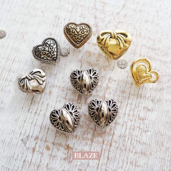 ▼商品詳細▼デザイン】画像参照 【サイズ】画像参照 【入数】3個入り【材質】ABS樹脂【原産国】中国【スタッフのコメント】軽くて扱いやすいメタル風のデザインハートボタンハンドメイド作品や洋服などのリメイクや飾りボタンにおすすめです♪▼お肌に...