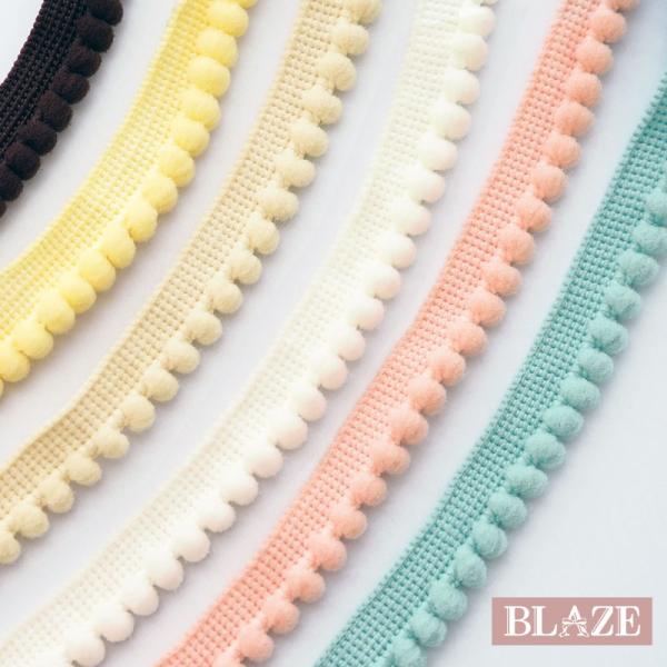 ▼商品詳細▼【デザイン】画像参照【サイズ】幅：1.4cm【入数】計り売り：約30cm　（30cm単位でご注文いただけます）個数1＝30cmとしてご注文ください【材質】ナイロン【原産国】韓国【スタッフのコメント】ポンポンが付いた可愛いレースで...