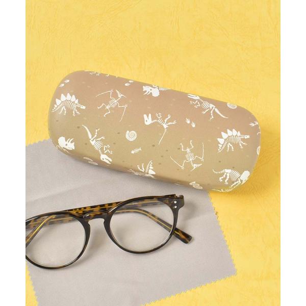 恐竜の化石が描かれたワクワクするデザインのメガネケース。ケースはメガネをしっかり守ってくれるハードタイプ、内側はメガネが傷つきにくい起毛素材を使用しています。メガネのお手入れに嬉しいクリーナークロス付きなのも嬉しいポイントです。※本品に付い...