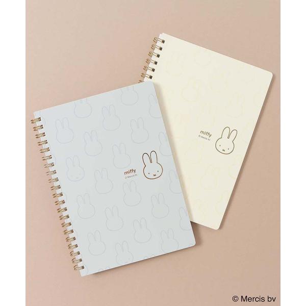 ミッフィーのフェイスデザインがかわいいA5サイズのリングノート。表紙には箔押しのワンポイントが入った特別感のあるデザイン。中は7mmの罫線入りで、ミッフィーのイラスト付きです。勉強用や日々のメモなど、ちょっとしたことを書き留めて置くのにもお...