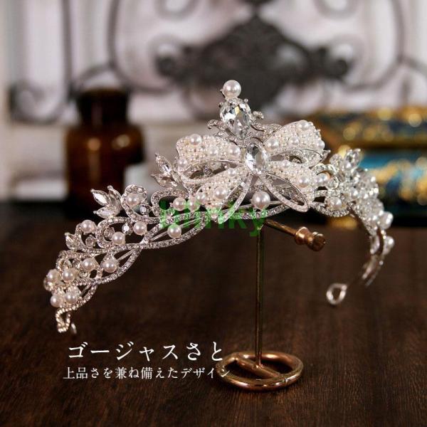 商品詳細:カラー:/画像通りサイズ:/フリーサイズ【商品説明】ゴージャスさと上品さを兼ね備えたデザイン☆ウェディングはもちろん、パーティーや発表会、舞台などでも活躍の1点です！【素材】樹脂、合金、その他【キーワード】ティアラ 花嫁 ウエディ...