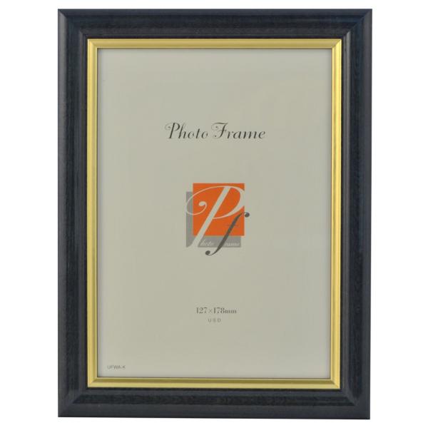 【商品概要】【収納サイズ】179×127mm【本体サイズ】212×162×20mm【重量】332g【材質】枠：天然木／窓：ガラス【仕様】脚付き【商品説明】説明フック対応ケース入り。脚付き。【商品詳細】ブランド：サクラクレパス商品名：フォトフ...
