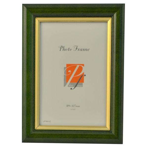 【商品概要】【収納サイズ】127×89mm【本体サイズ】161×121×20mm【重量】205g【材質】枠：天然木／窓：ガラス【仕様】脚付き【商品説明】説明フック対応ケース入り。脚付き。【商品詳細】ブランド：サクラクレパス商品名：フォトフレ...