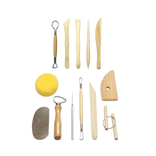 【商品概要】陶芸、彫刻、粘土細工、クレイ クラフト 細工棒 フィギュア製作などに便利な、かきべら、スポンジ、ステンレスプレートの13点セットです。持ちやすい木製取っ手、表面がなめらかで握りごこちがいいです。複数の種類の粘土べらがあるので、細...